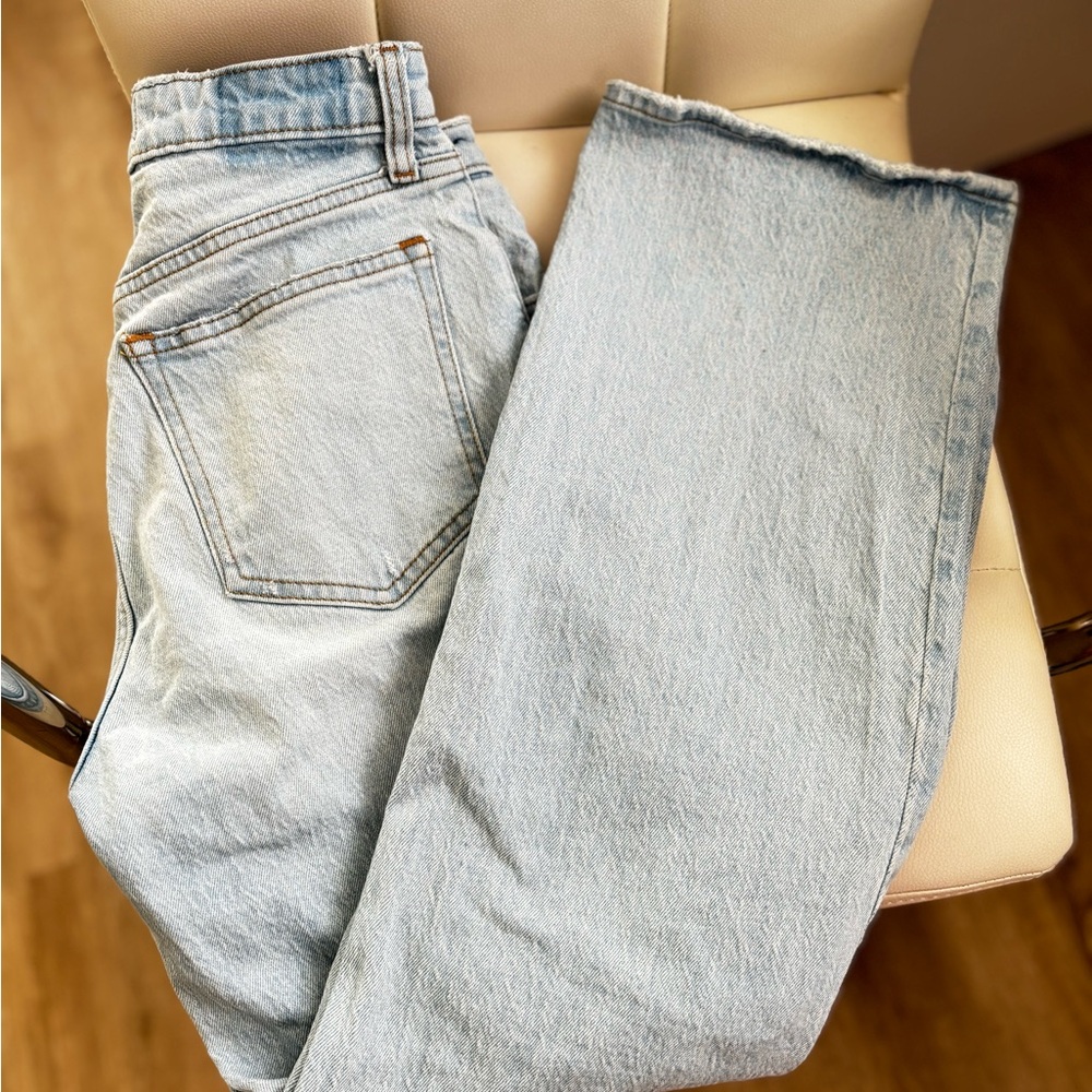 Abercrombie and Fitch High Rise 90s Relaxed Jean Curve Love - Picture 4 of 4